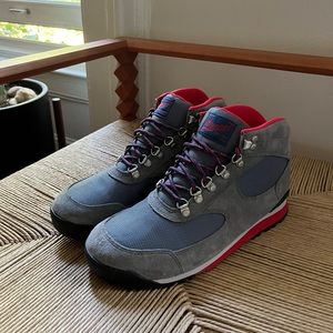 Danner, Jag Hiking Boot, Size 9, Steel Gray/Blue Wing